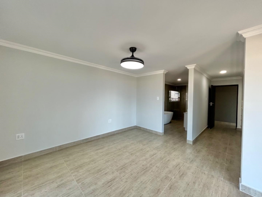 4 Bedroom Property for Sale in Wavecrest Eastern Cape